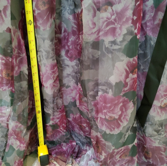 Dress - Picture 9 of 9